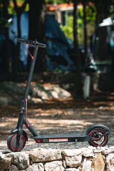 Elektrokoloběžka W4pro, IP54, 120 kg, 36V 10.44AH - 3