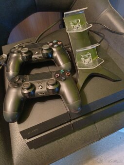 Prodám Playstation 4 - 3