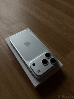 Apple iPhone 17 Pro 256GB stříbrný - 3