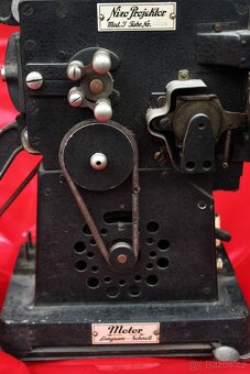 historický projektor 8mm - 3