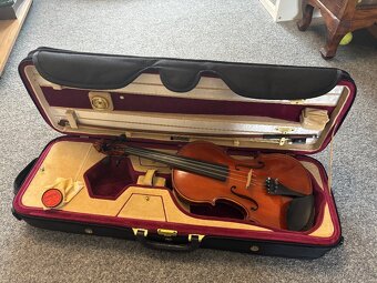Housle 4/4 - 3
