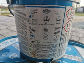 Spárovací hmota Ceresit - 3