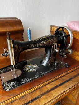 Starý šicí stroj STOEWER - 3