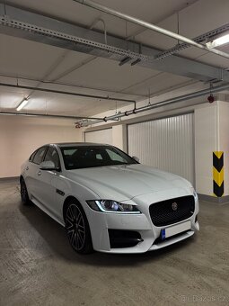 Jaguar XF 3.0D V6 R-SPORT - 3