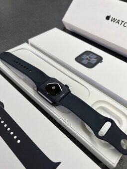 Apple Watch SE 2023 GPS 40mm ZÁRUKA - 3