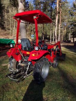 Malotraktor s čelním nakladačem DF 304 G2 - 3