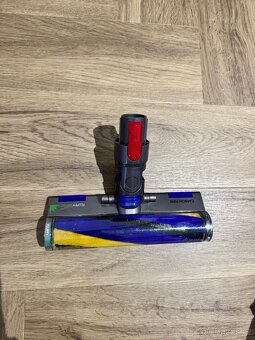 Tyčový vysavač Dyson V15 Detect Absolute 2023 - záruka - 3