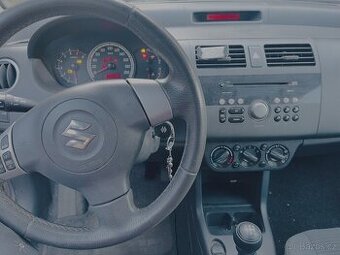 Suzuki Swift 1.3i 68kw - 3