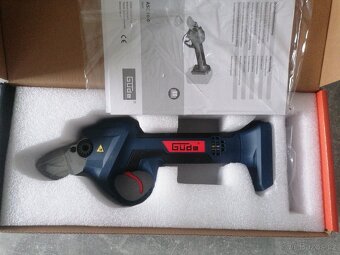 Aku nůžky zahradní Güde ASC 18-0 bez akumulátoru a nabíječk - 3