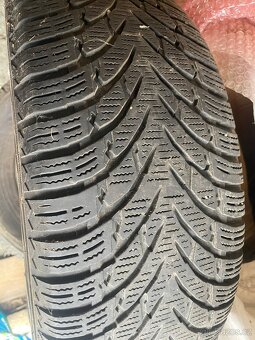 Zimní pneu 215/65 R16  DOT 3519 - 3