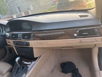 BMW E90 El.Sportsitze, Roletky, Dřevěný dekor - 3