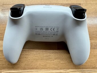 Ovladač Ps5 Dualsense - 3