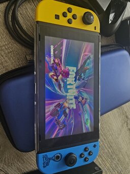 Nintendo Switch V2 fortnite edice - 3