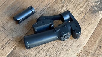 Stabilizator / gimbal pro mobily Snoppa Atom - 3