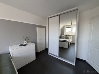 Bílá komoda se 3 zásuvkami - 3