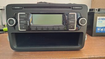 Originální autorádio VW RCD210 - plně funkční + PIN - 3