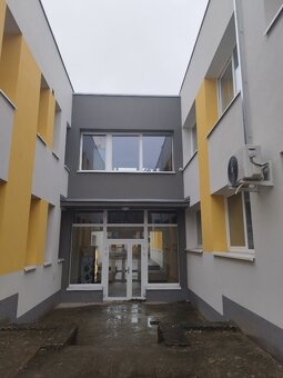 Pronájem kanceláří v Hradci Králové 17m2, ev.č. 00064 - 3