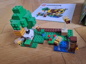 Lego Minecraft 21241 Včelí domek - 3