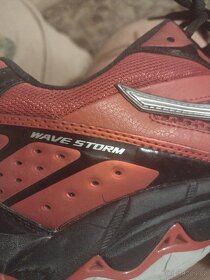 Nové tenisky Mizuno wave storm,vel:42,5 - 3