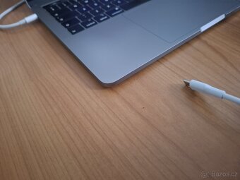 MacBook PRO 13 palců i7 8.Gen 16 RAM 512SSD - 3