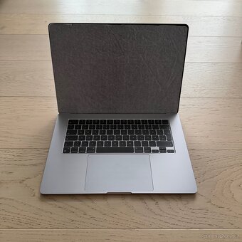 NOVÝ APPLE MACBOOK AIR 15” M3/256GB/8GB/BATERIE 100% - 3