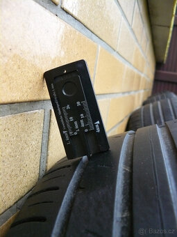 Pneu 205/60 R16 96V - 3