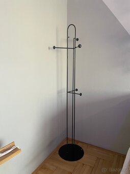 Stojan / věšák na oděvy - 3