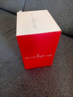 Twilight sága v boxu v angličtině - 3