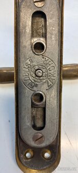 okenní kování - 3