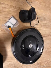 Roboticky vysavač irobot Roomba E5 - 3