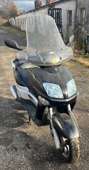 Skútr Yamaha XC 300 - 3
