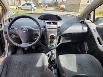 PRODAM TOYOTA YARIS 1,0I, PO SERVISU - 3