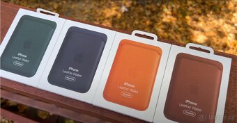 Apple Leather Wallet / Green / MagSafe / Find My — NOVÉ - 3