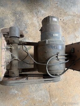 Generátor - 3