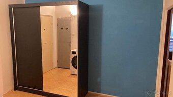 Šatní skříň + Zrcadlo + Led - 3