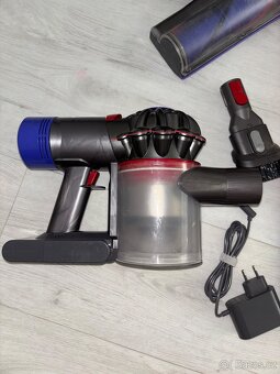 Dyson V8 - tyčový vysavač - 3