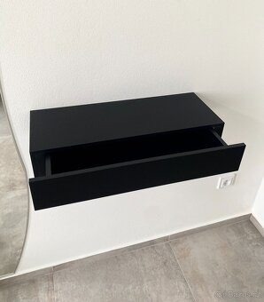 Černá nástěnná šuplíková skřínka polička - 3