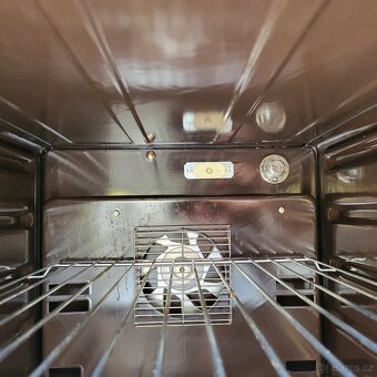 multifunkční hnědý sporák, JAKO NOVÝ, 220V - 3