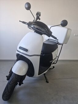 Horwin EK3 s delivery boxem - 3