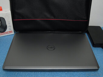 Dell Precision 7750 17 6.Jádro i7-10750 64GB 2TB SSD RTX - 3