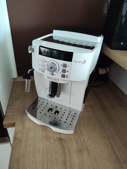 DeLonghi Magnifica S ECAM 22.110.W - 3