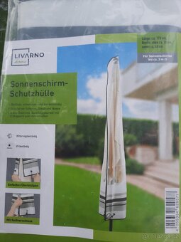 Plastové kanystry 60 l á 90 kč,kryt na zahr.nábytek 150 kč - 3