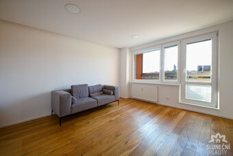 Prodej bytu se zasklenou lodžií 3+1, 68 m², Zlín - Budovatel - 3