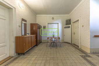 Vesnická usedlost-rodinný dům s hospodářskými stavbami v Ho - 3