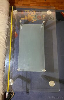 Skleněný jídelní stůl - 3