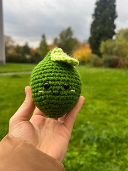 Háčkovaná hračka - limetka - 3