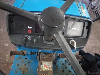 Mitsubishi MT 1401 - 3