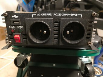 Měnič napětí Carspa 1600W 24V - 3