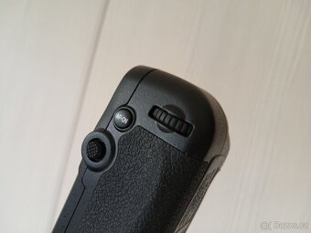 Nikon mb-d17 originální grip - 3