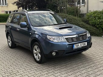 Subaru Forester 2.0 D 108kW 4x4 1. maj v ČR/Xenony/ALU R17 - 3